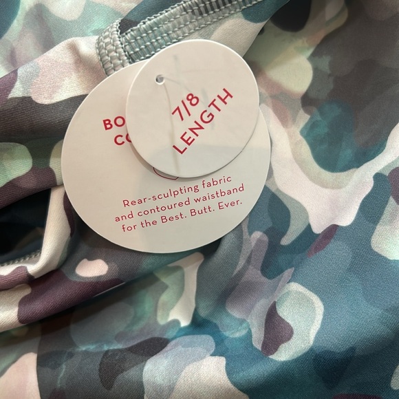 SPANX BOTTY BOOST ACTIVE 7/8 LEGGINGS WOMEN Sz MD CAMOUFLAGE NEW - Picture 6 of 12